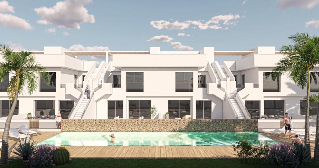 complejo residencial de bungalows de obra nueva en pilar de la horadada foto grande (2)