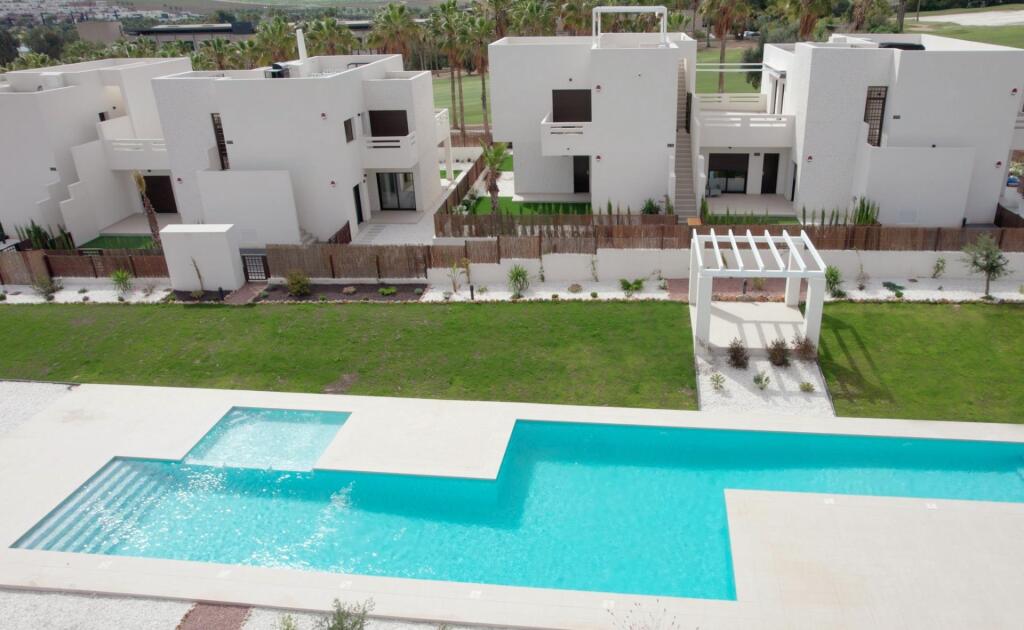 Foto residencial de obra nueva en la finca golf