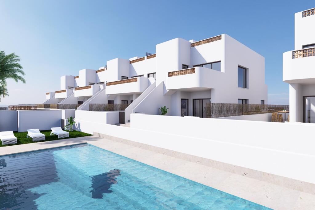 Foto bungalows de nueva construcción en dolores