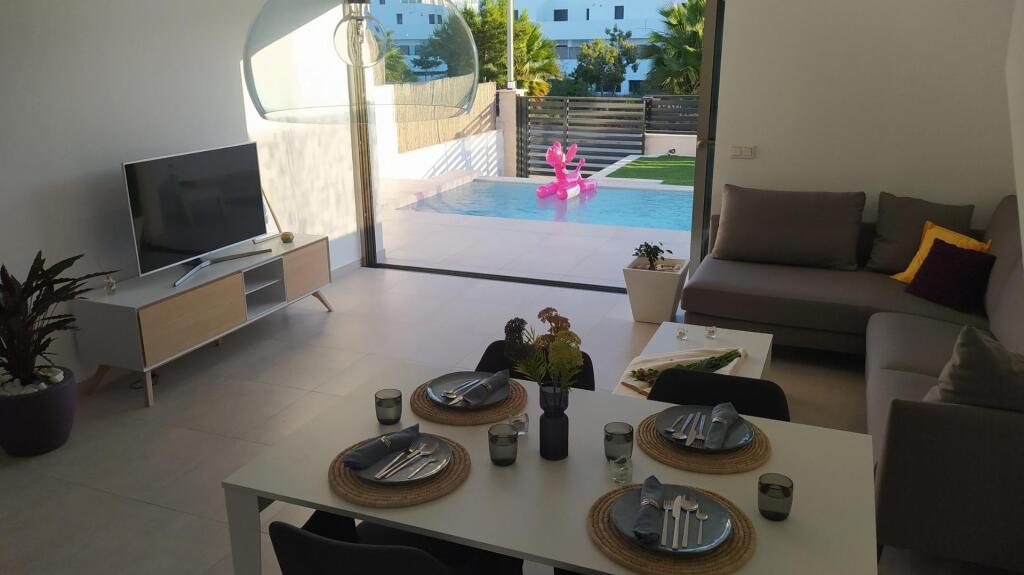 villas modernas de obra nueva en villamartin foto grande (2)