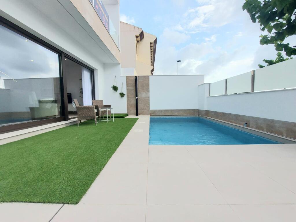 villas de obra nueva en san pedro del pinatar foto grande (2)