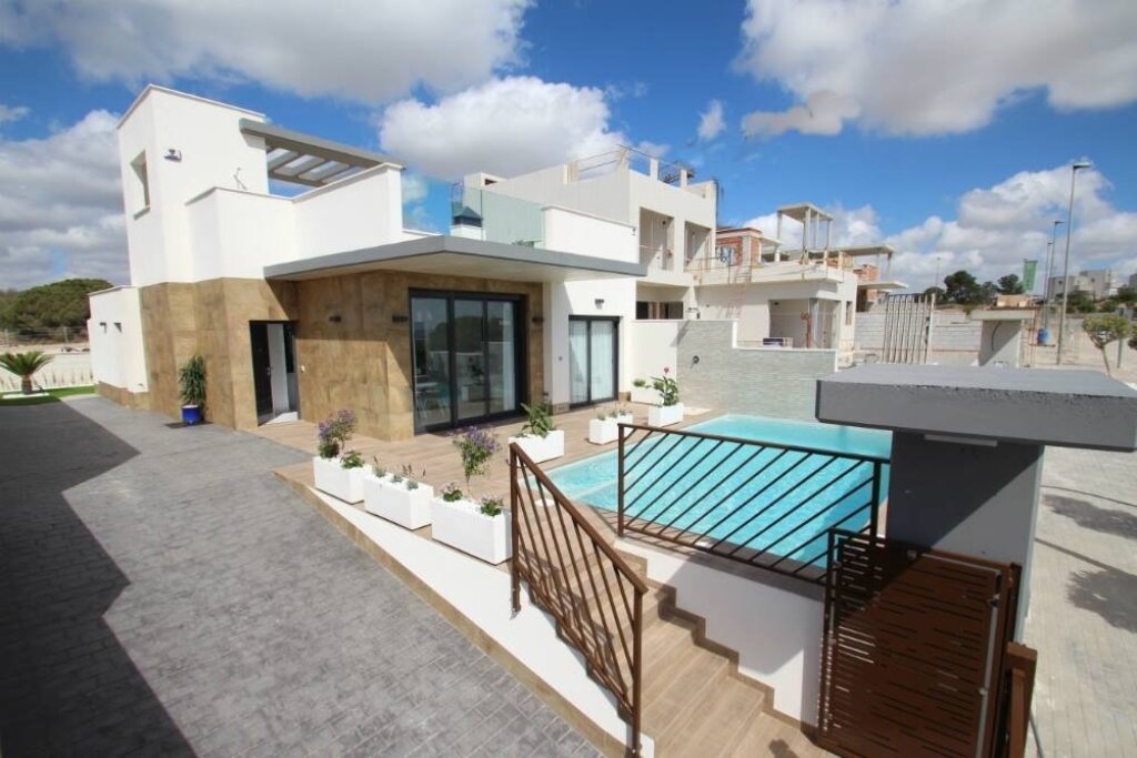 residencial de villas de obra nueva en san miguel de salinas foto grande (2)