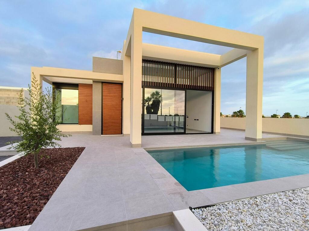 Foto villa de obra nueva en rojales