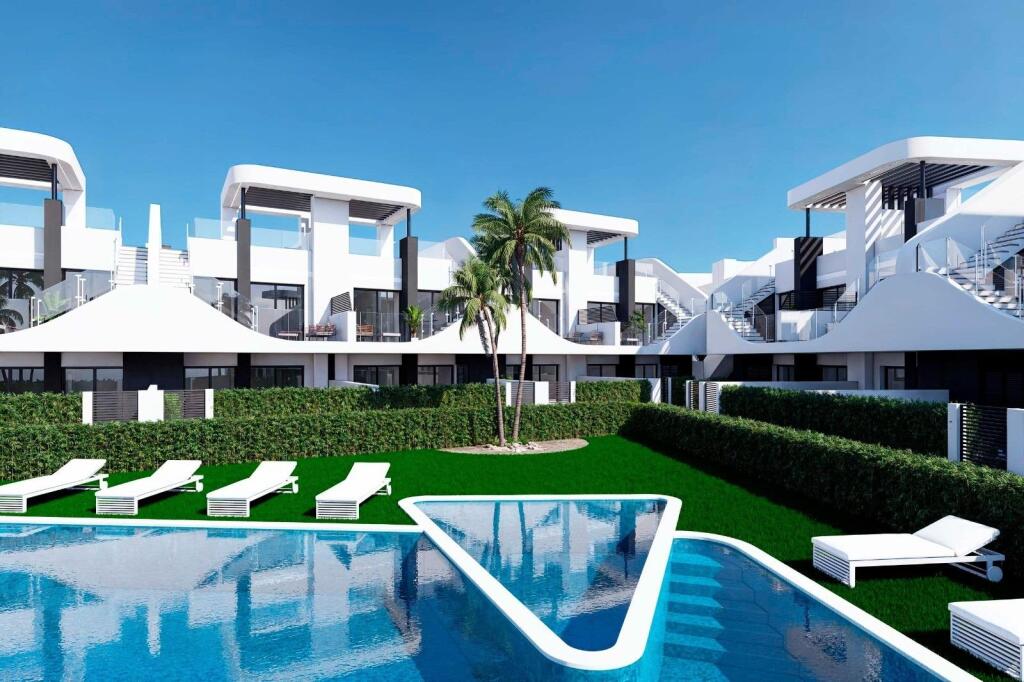 Foto complejo residencial de nueva construcción en san fulgencio