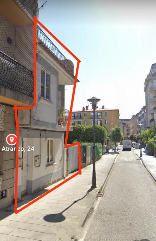 casa de 3 plantas para restaurar en calle atranco 24. cangas foto grande (3)