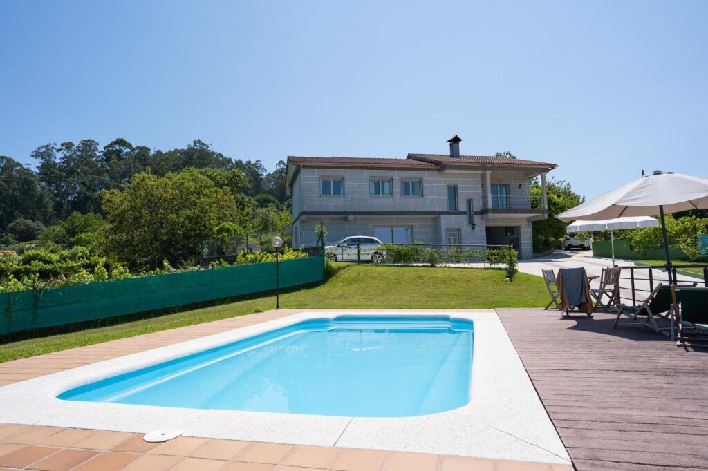 Foto espectacular casa con piscina, pista de tenis, gimnasio y asador en salvaterra de miño