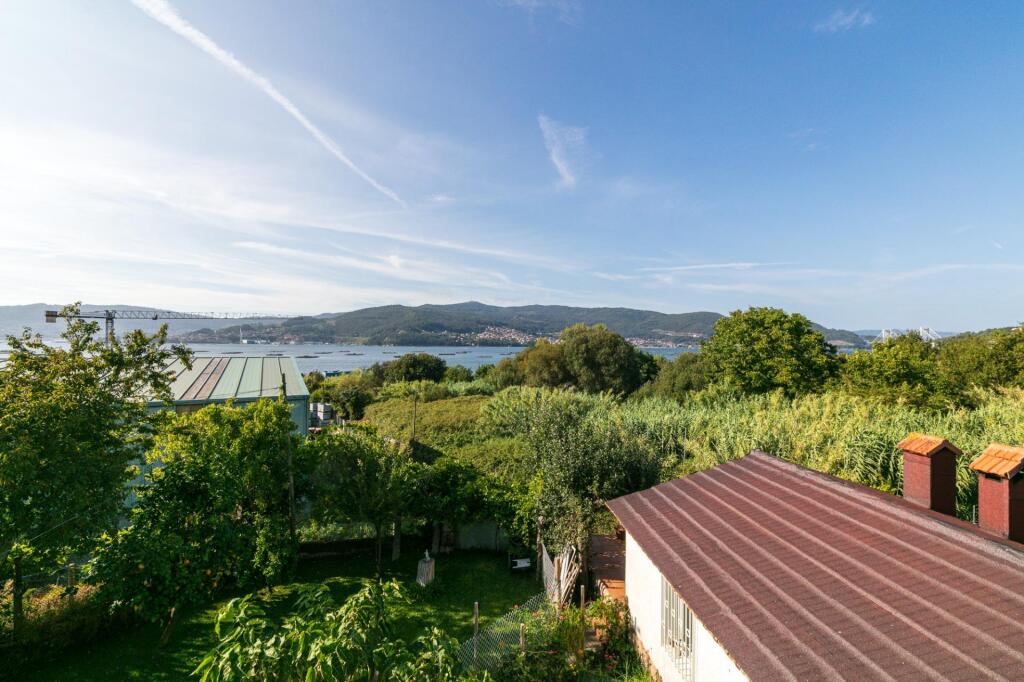 Vive frente al mar en una casa con 2 plantas de 110 m2 cada una con entradas independientes
