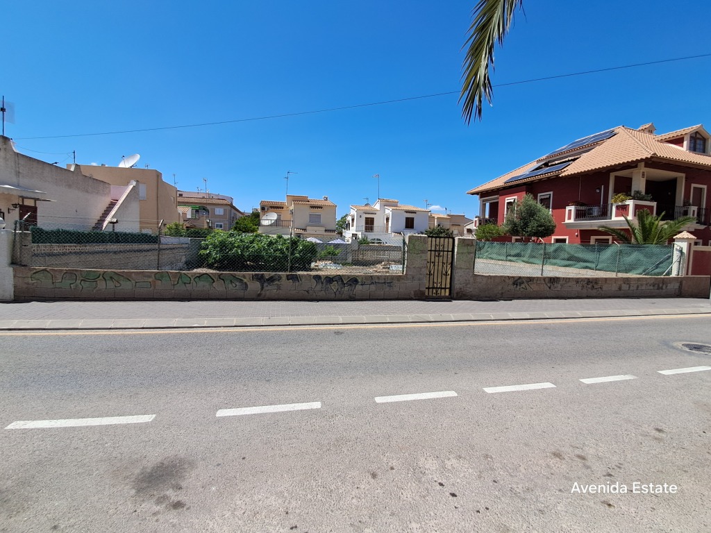 Foto solar urbano en venta en torrevieja alicante