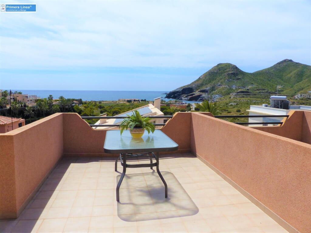 venta de casa dúplex de 3 dormitorios y cochera en cabo de palos foto grande (2)