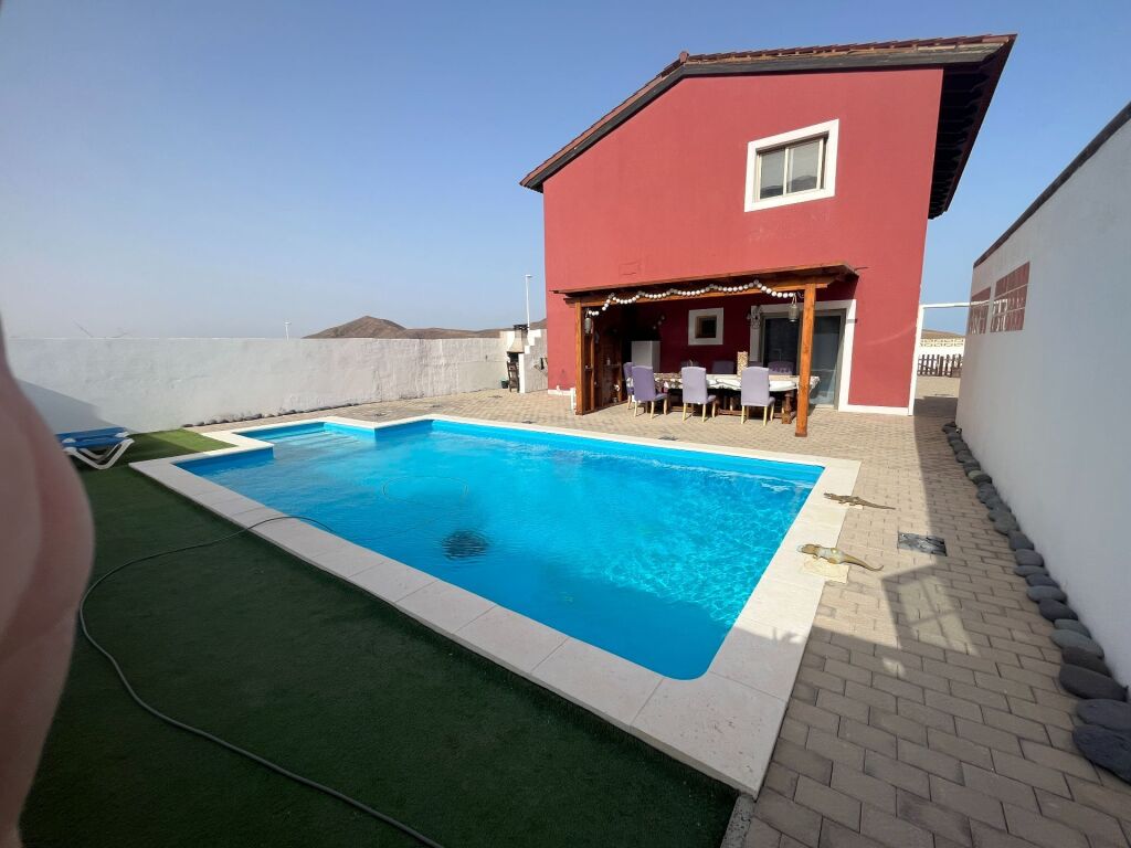 casa-chalet en venta en gran tarajal las palmas foto grande (3)