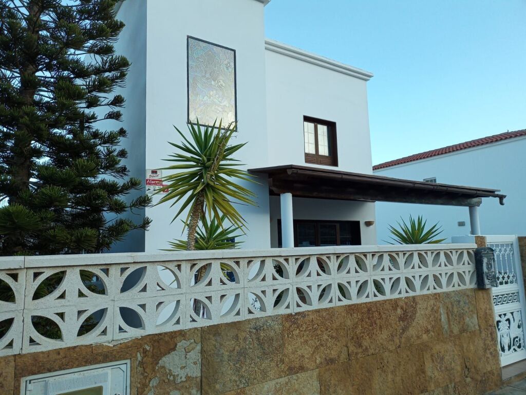 casa-chalet en venta en gran tarajal las palmas foto grande (3)