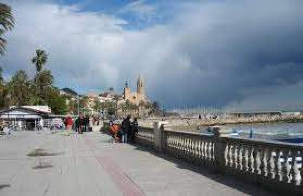 local en venta o alquiler en el passeig de la ribera (paseo marítimo), de sitges foto grande (2)