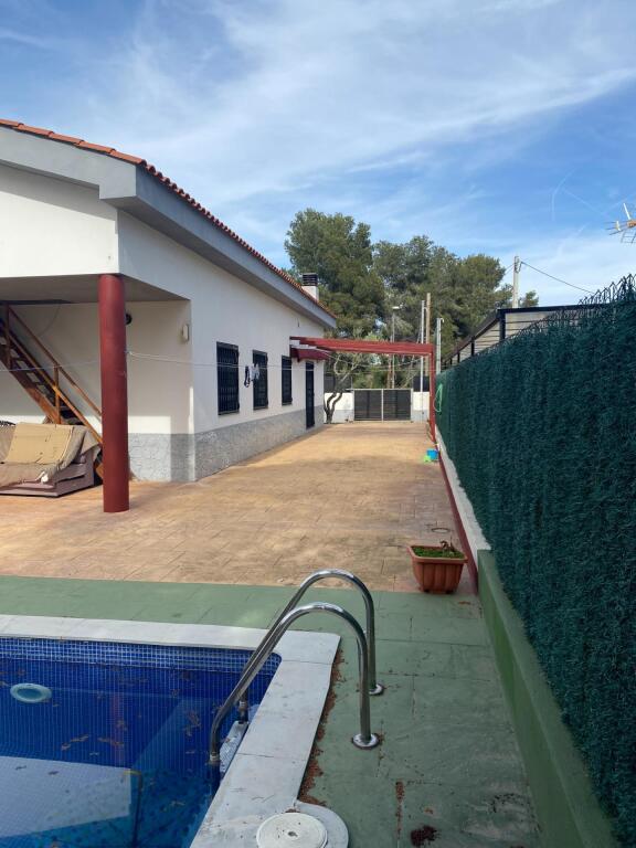 Foto venta casa independiente con piscina