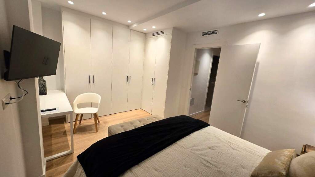 apartamento de lujo a estrenar en la exclusiva calle montroig, sitges foto grande (2)