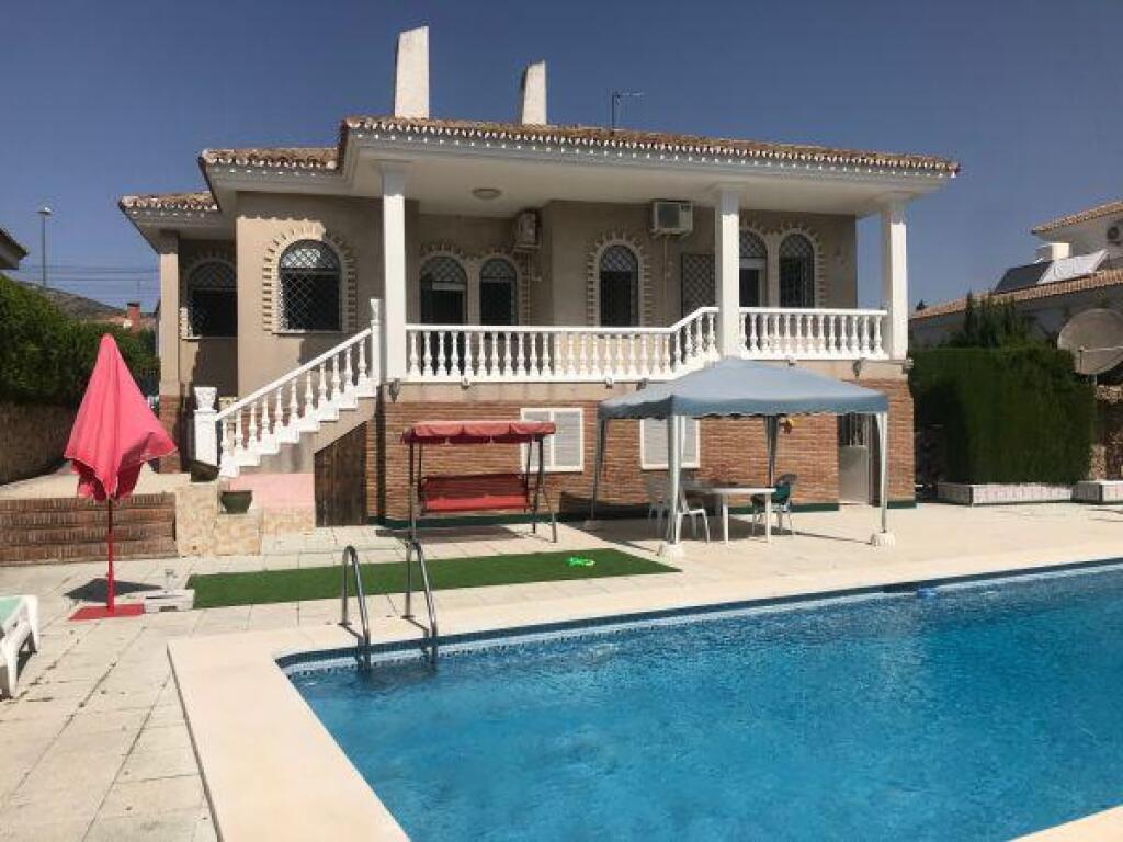 Foto magnifico y amplio chalet independiente con vistas al mar ( málaga)