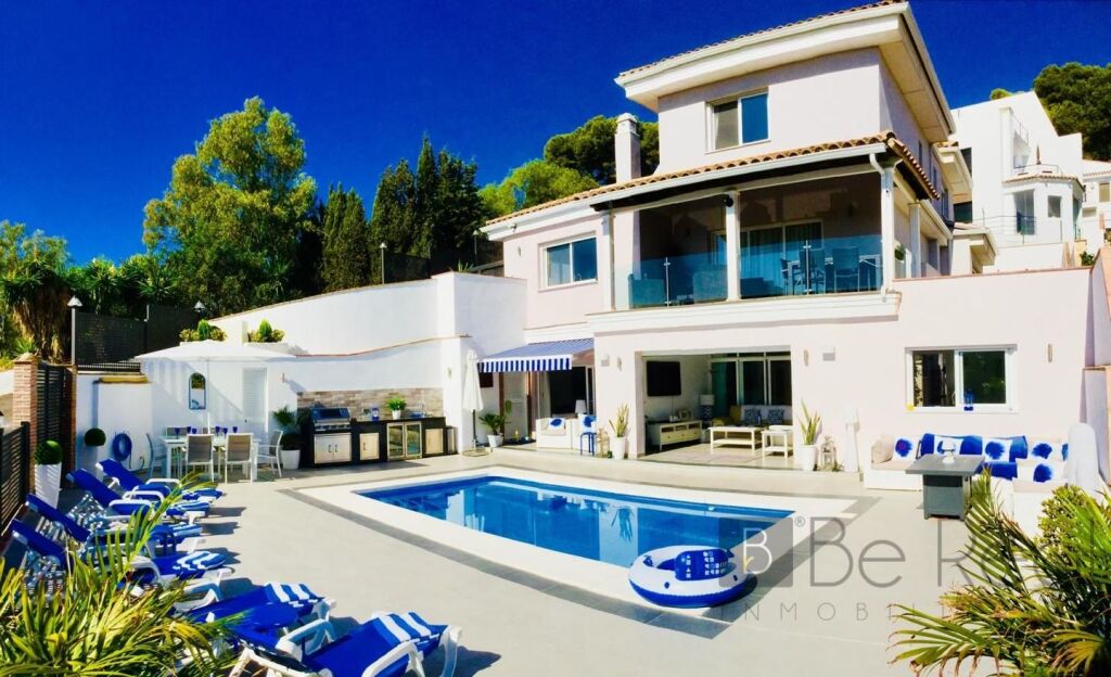 Piscina desmontable  de segunda mano - ESPECTACULAR CHALET CON VISTAS AL MAR Y PISCINA DE AGUA CALIENTE EN EL PINAR DE TORREMOLINOS (MÁLAGA).