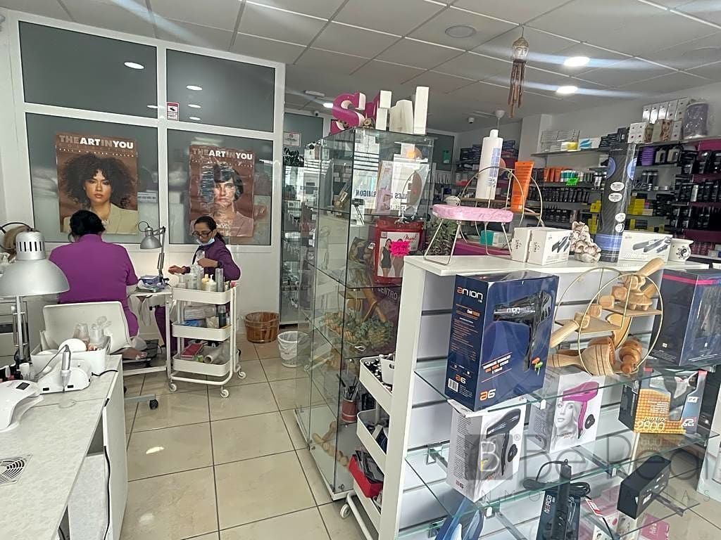 en venta local + traspaso de negocio de clinica medico-estética en calle casablanca, torremolinos (málaga). foto grande (3)