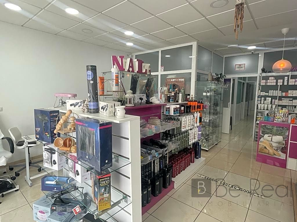 en venta local + traspaso de negocio de clinica medico-estética en calle casablanca, torremolinos (málaga). foto grande (2)