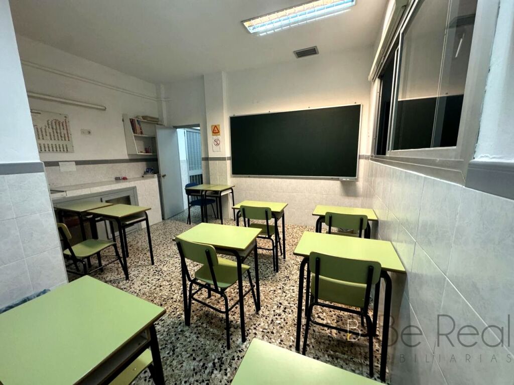 ¡atención inversores! locales con cambio de uso permitido en torremolinos (málaga). foto grande (2)