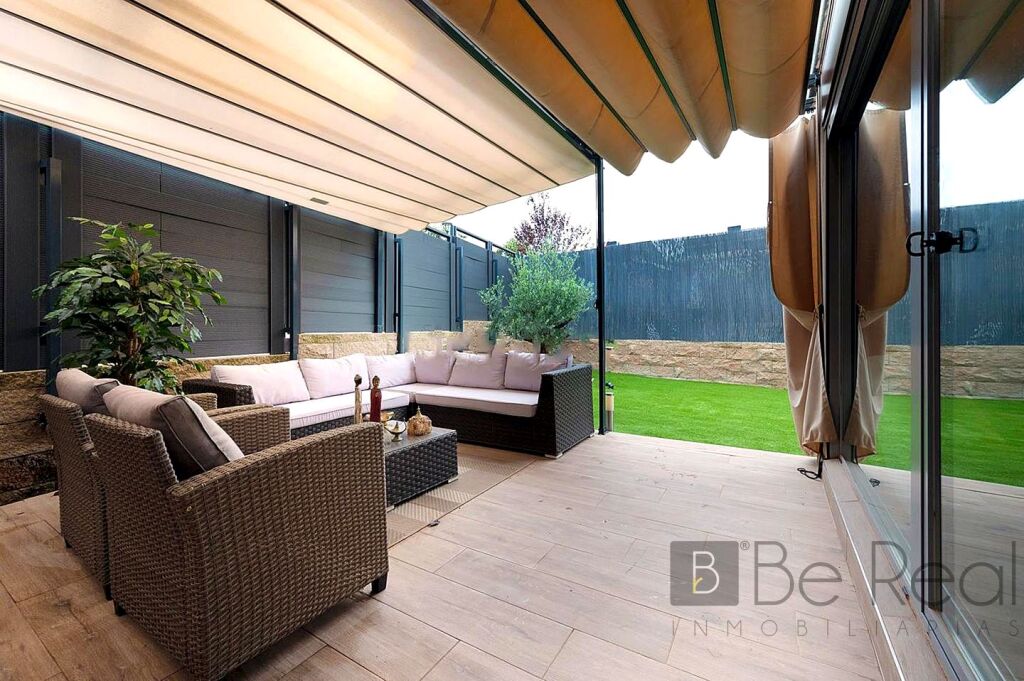 Foto en venta exclusivo chalet pareado en urb. privada de boadilla del monte (madrid)