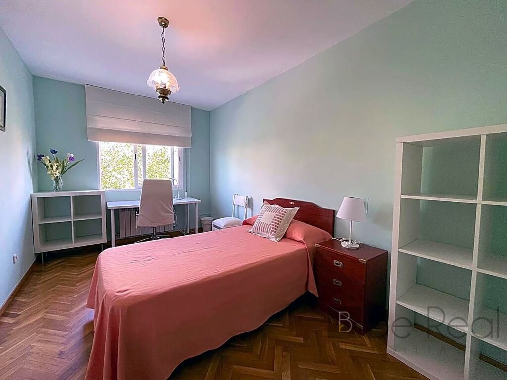 Foto ¡chicas estudiantes! última habitación en chalet a compartir en villanueva de la cañada (madrid).