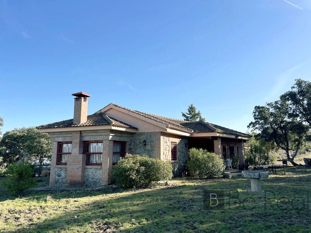 Foto chalet independiente dentro de 51 hectáreas de terreno valdemorillo (madrid).
