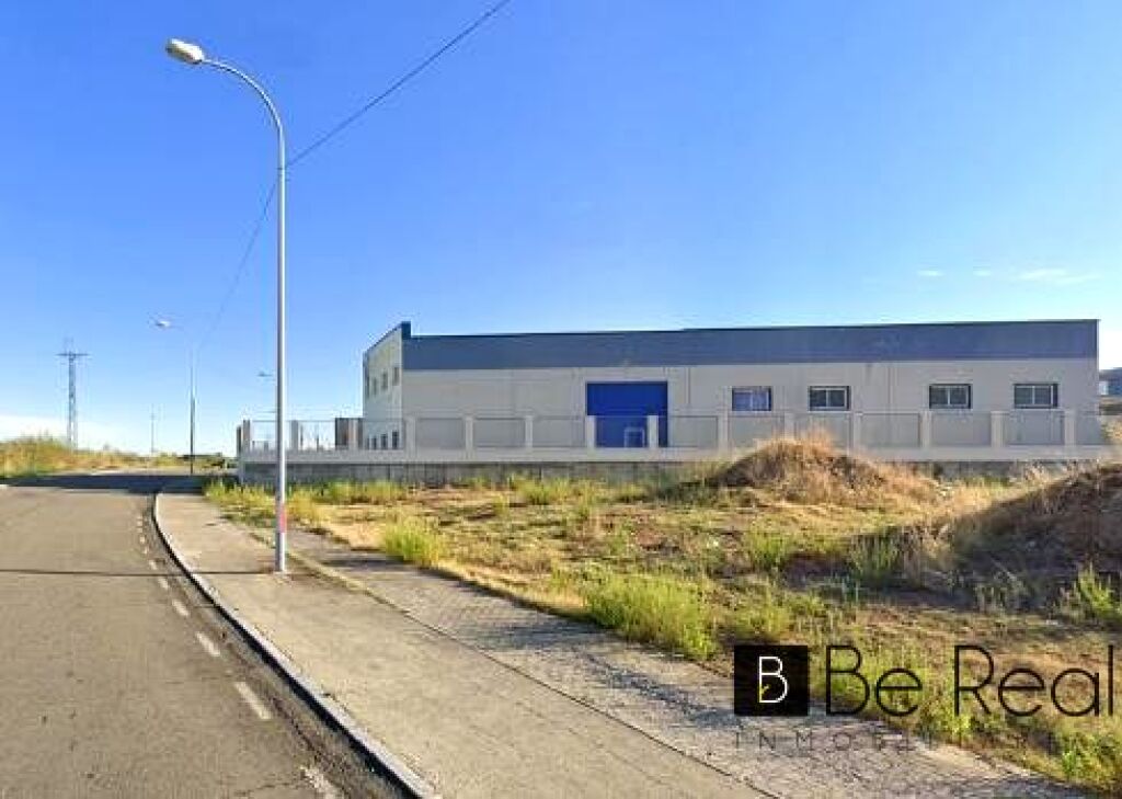 disponible en venta nave industrial coria (cáceres). foto grande (2)