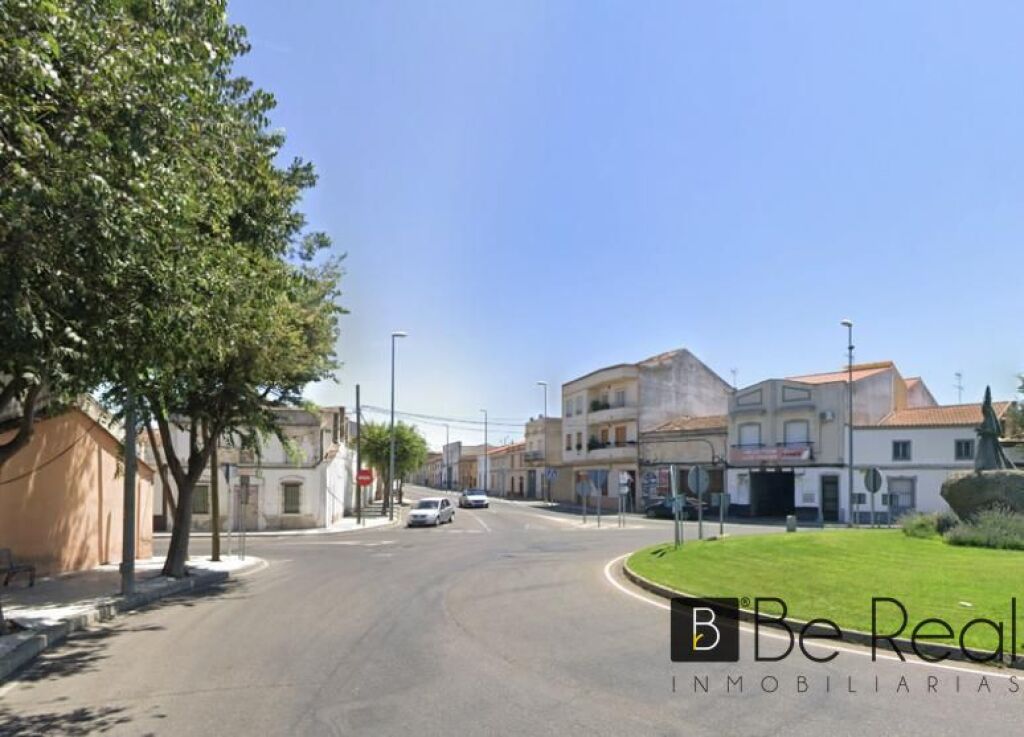 Foto disponible en venta plaza de garaje en el centro de don benito (badajoz)