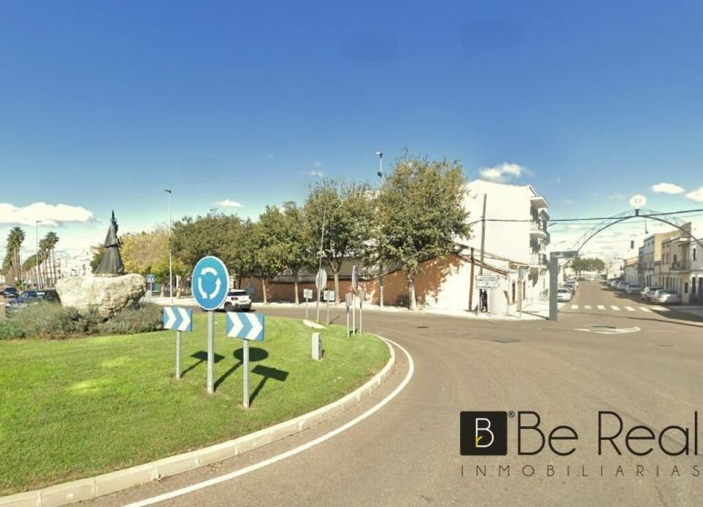 disponible en venta plaza de garaje en el centro de don benito (badajoz) foto grande (2)
