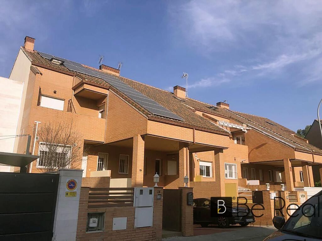 Foto estudiantes, alquiler de habitaciones en chalet a compartir en villanueva de la cañada (madrid).