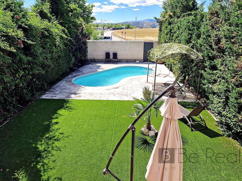 ¡estudiantes! última habitación con pension completa en chalet a compartir con piscina en villanueva de la cañada (madrid). foto grande (2)