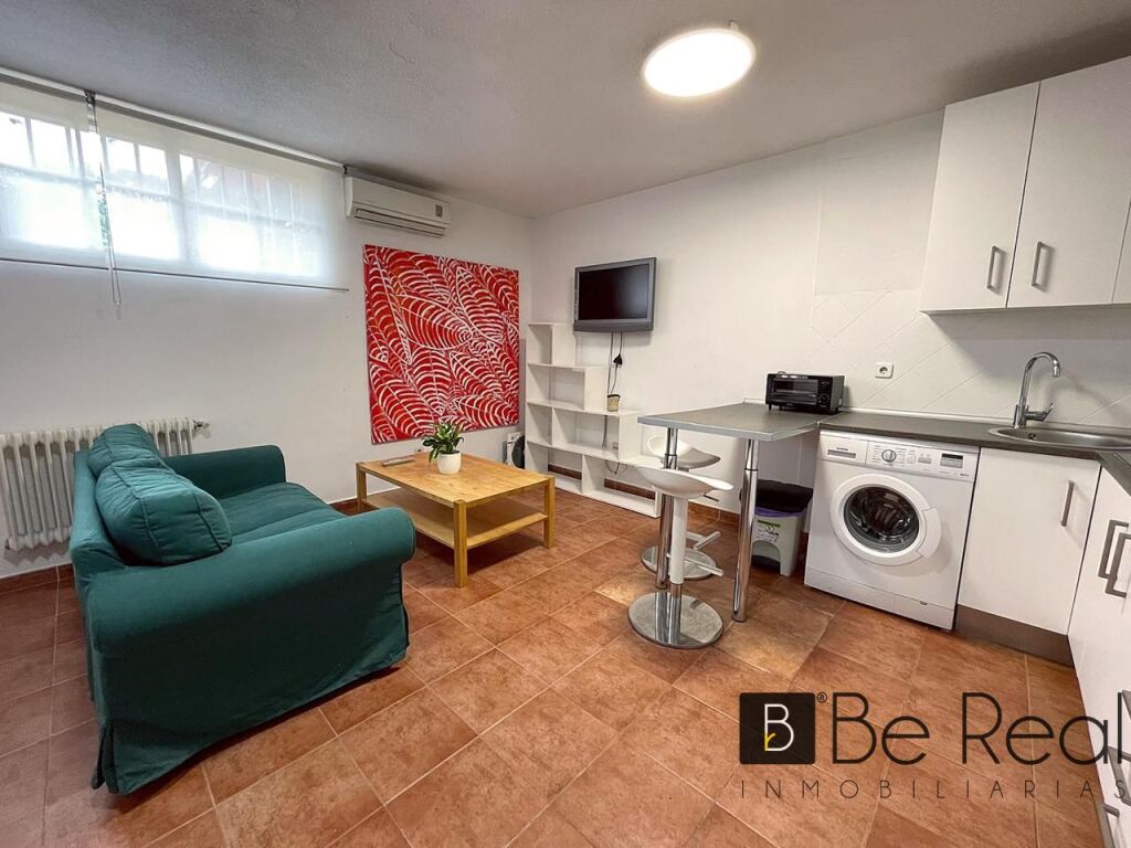 Foto en alquiler piso para estudiantes con gastos incluidos en villanueva de la cañada (madrid).