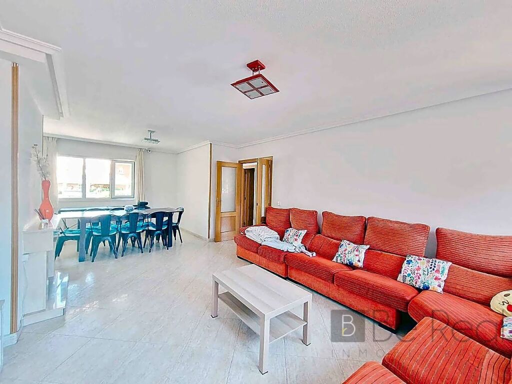 habitaciones en alquiler para estudiantes de la uax en villanueva de la cañada. foto grande (2)