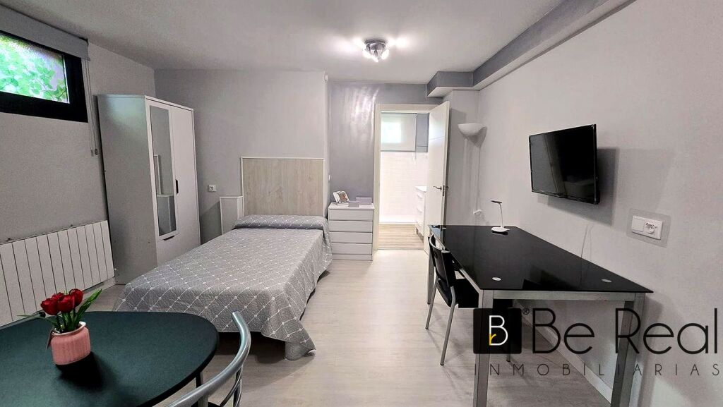 estudio a estrenar con acceso independiente para estudiantes en villanueva de la cañada (madrid). foto grande (3)
