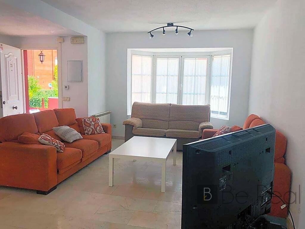 Foto estudiantes! habitaciones en pensión completa en villanueva de la cañada (madrid).
