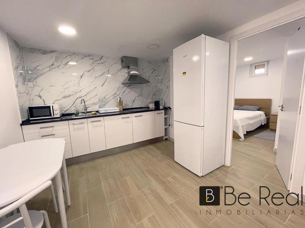 Foto en alquiler para estudiantes, habitaciones con gastos incluidos en en semisótano de villanueva de la cañada (madrid).