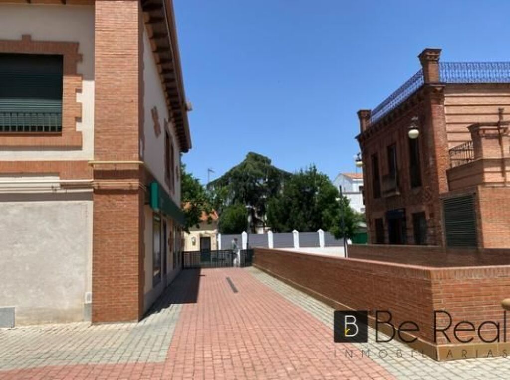 Foto disponible en venta local comercial en griñón
