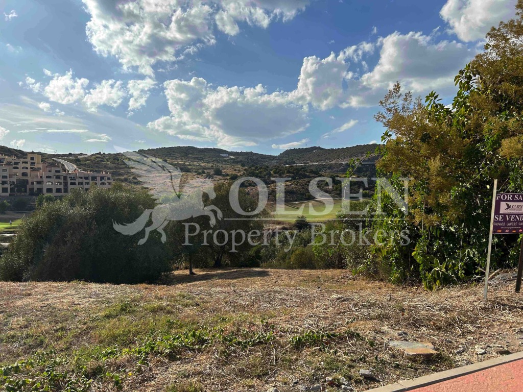 solar residencial en venta en estepona málaga foto grande (2)