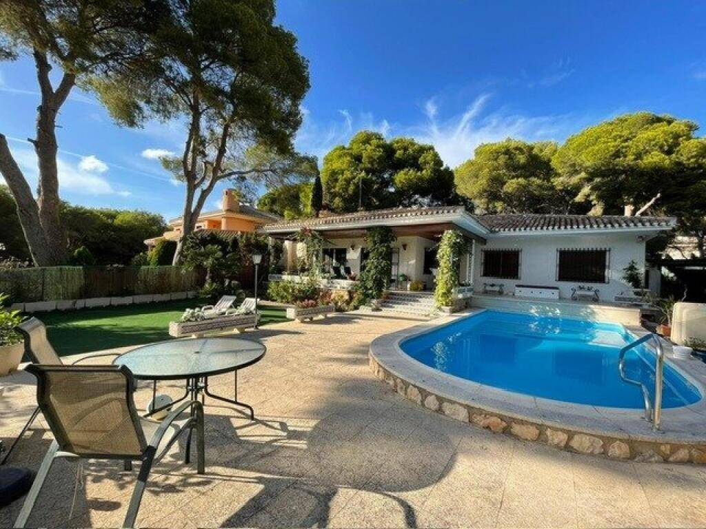 Foto Casa en Venta en Orihuela, Alicante - € 906.990 - mil1043625 - BienesOnLine