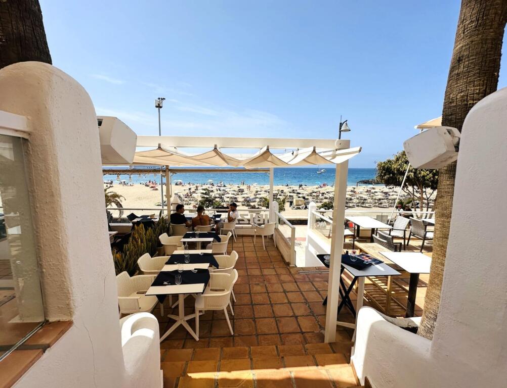 traspaso de restaurante en primera linea playa de los cristianos foto grande (3)