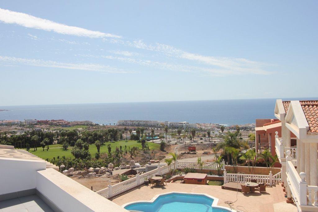 majestuosa villa de lujo en la caleta con vistas al mar foto grande (3)