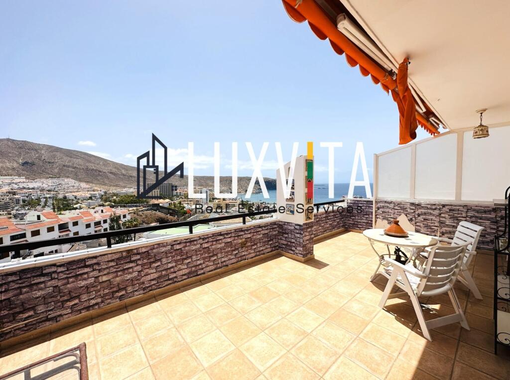 dos apartamentos en uno con tres dormitorios, dos terrazas y vistas al mar en los cristianos foto grande (2)