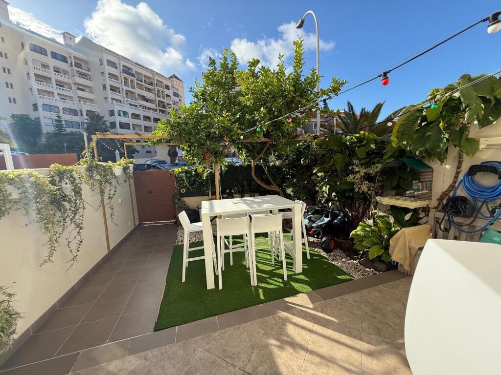Foto exclusivo chalet adosado con espectaculares vistas al mar en los cristianos