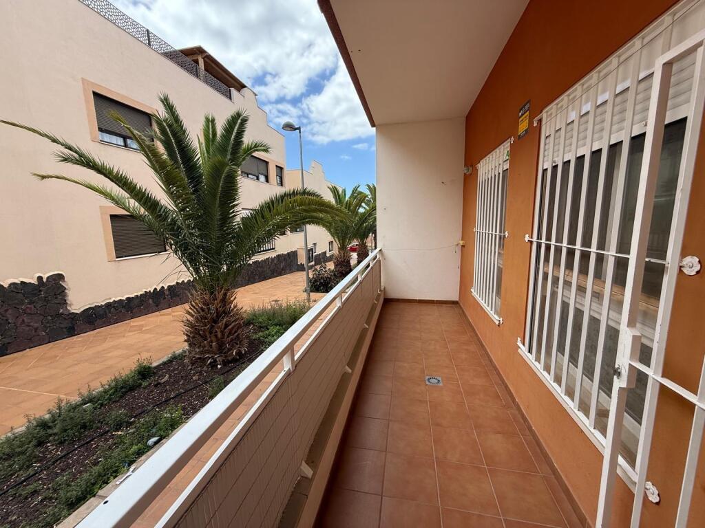magnifico apartamento de tres dormitorios en parque de la reina foto grande (2)