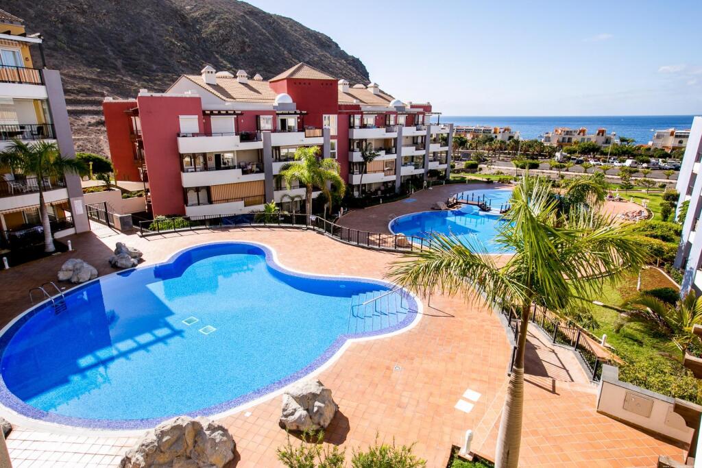 Foto exclusiva villa en el rincón, los cristianos – vistas al mar, terrazas y jacuzzi privado