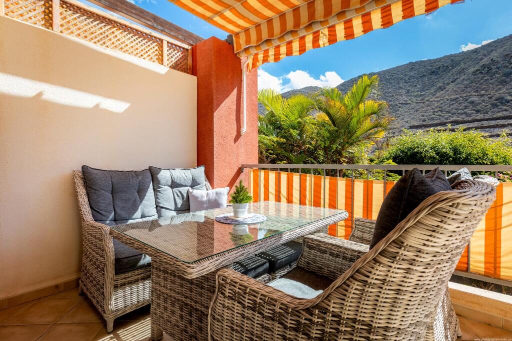 exclusiva villa en el rincón, los cristianos – vistas al mar, terrazas y jacuzzi privado foto grande (3)