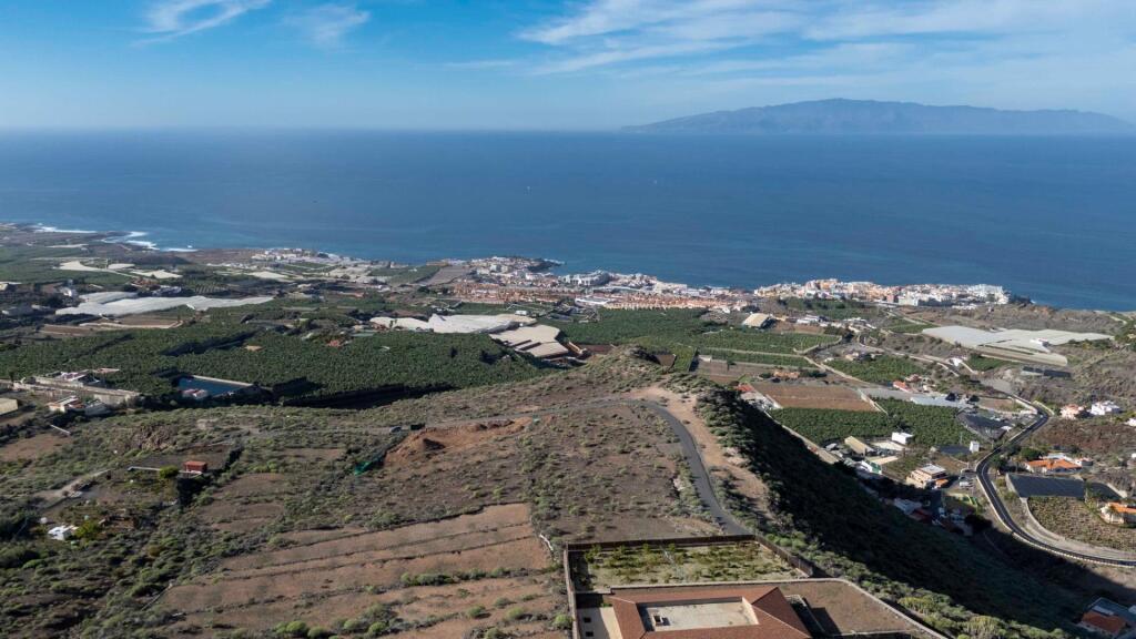 Parcela en venta en Guía de Isora