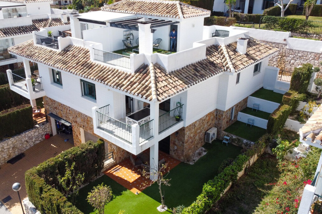 Foto adosada en venta en benalmadena málaga