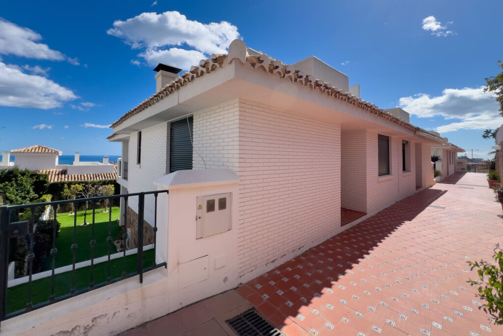 adosada en venta en benalmadena málaga foto grande (2)