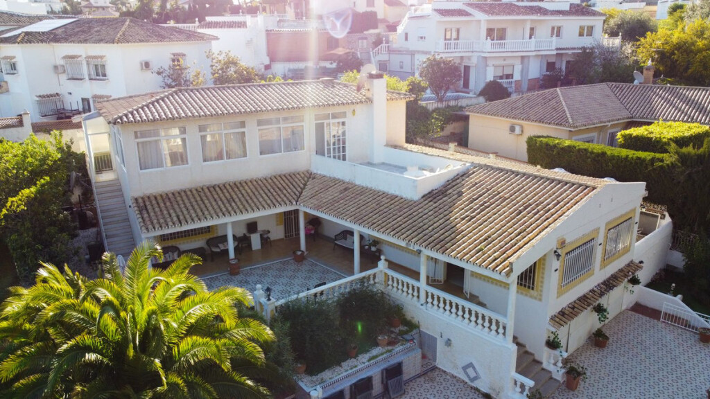 Foto casa-chalet en venta en arroyo de la miel málaga